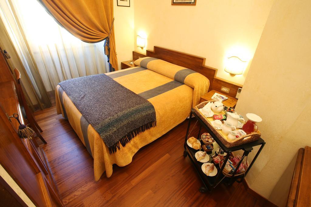 Bed and Breakfast Al Colonnato Di San Pietro Roma Exterior foto