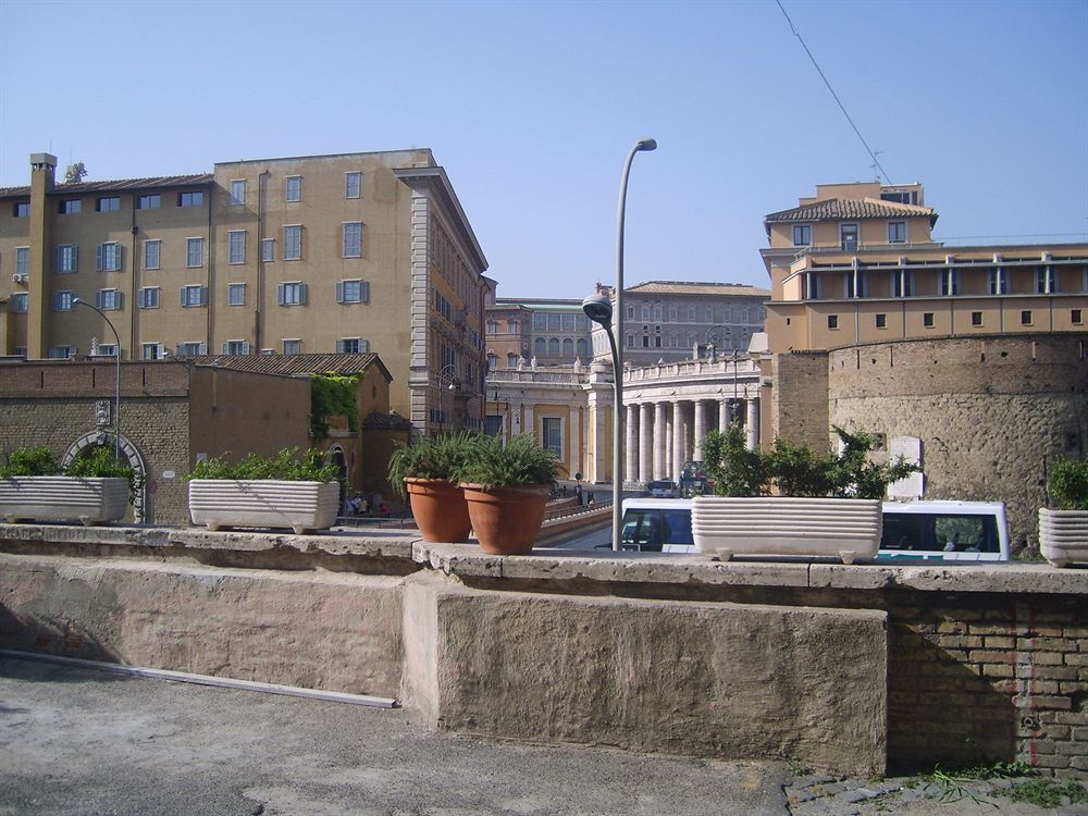 Bed and Breakfast Al Colonnato Di San Pietro Roma Exterior foto