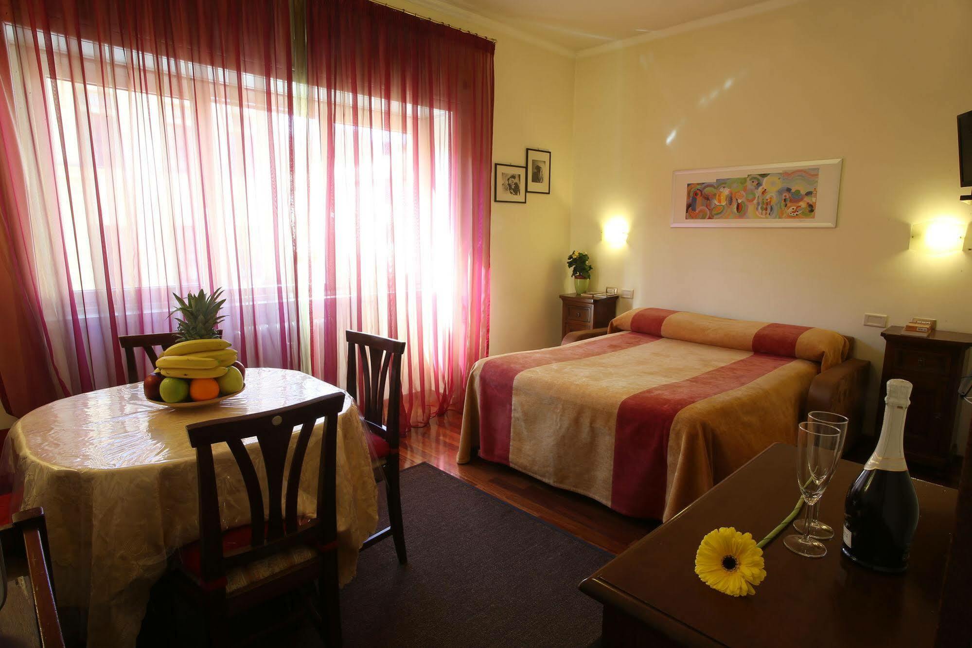 Bed and Breakfast Al Colonnato Di San Pietro Roma Exterior foto