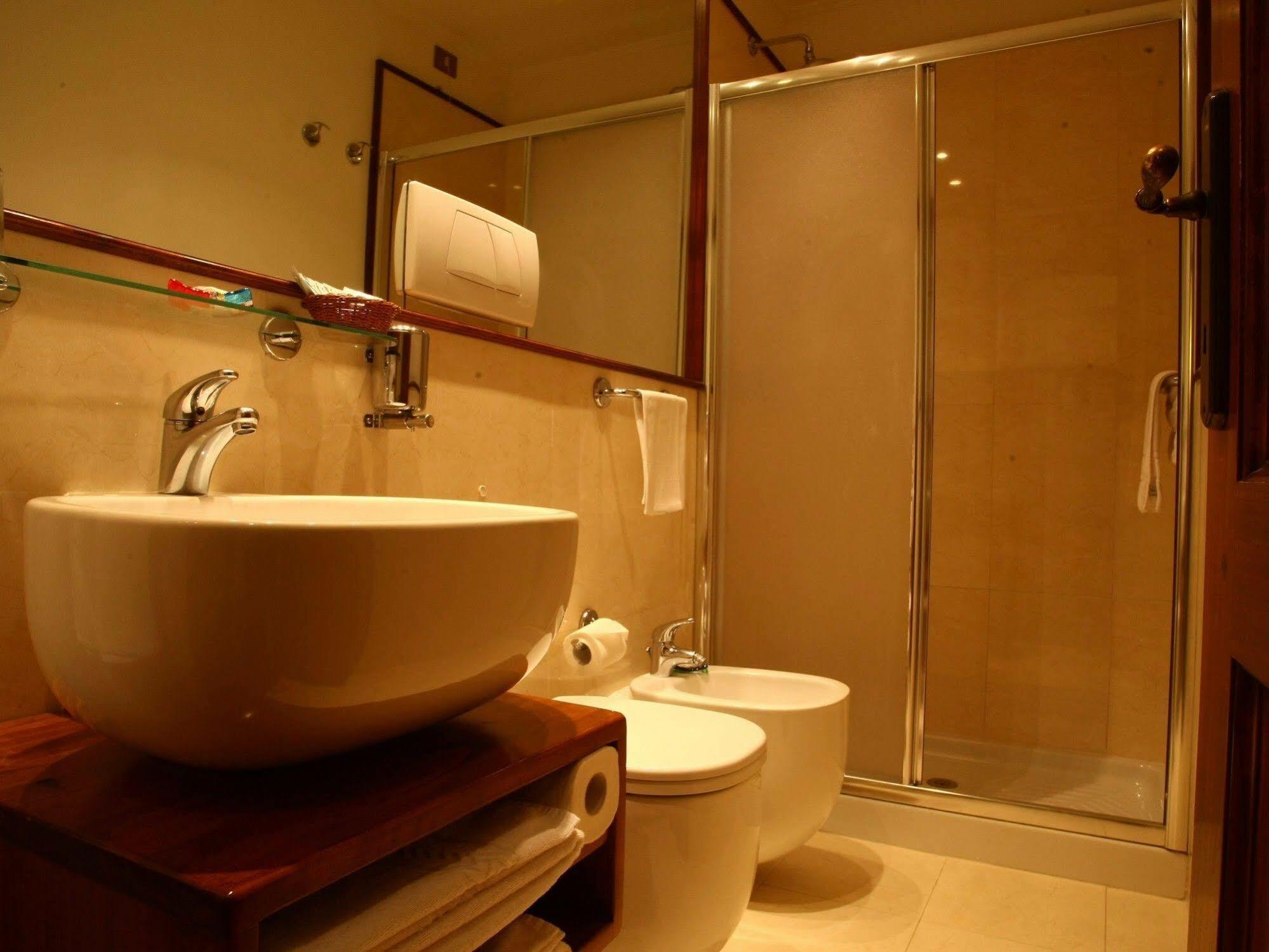 Bed and Breakfast Al Colonnato Di San Pietro Roma Exterior foto