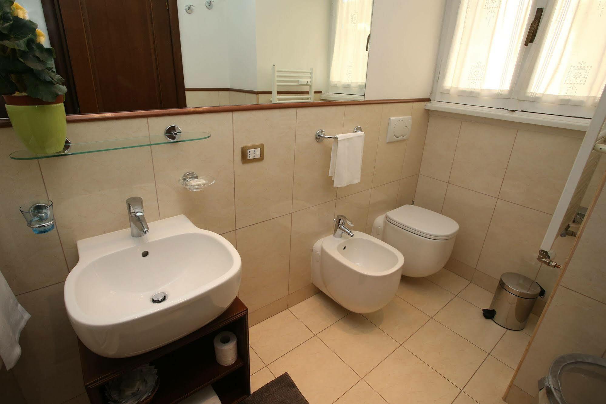 Bed and Breakfast Al Colonnato Di San Pietro Roma Exterior foto