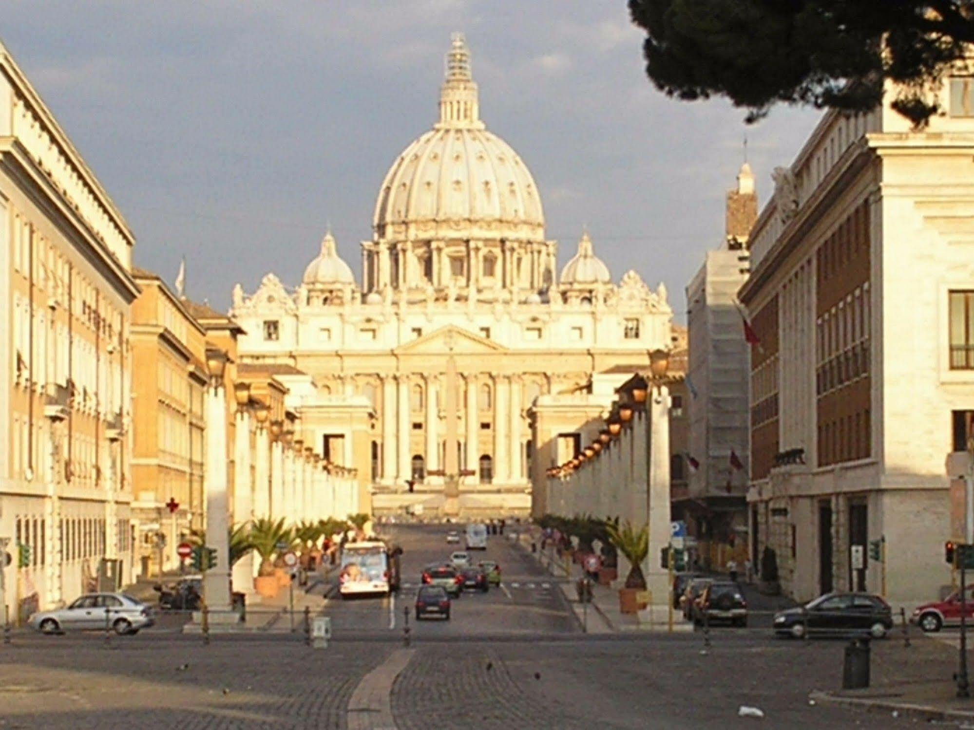 Bed and Breakfast Al Colonnato Di San Pietro Roma Exterior foto